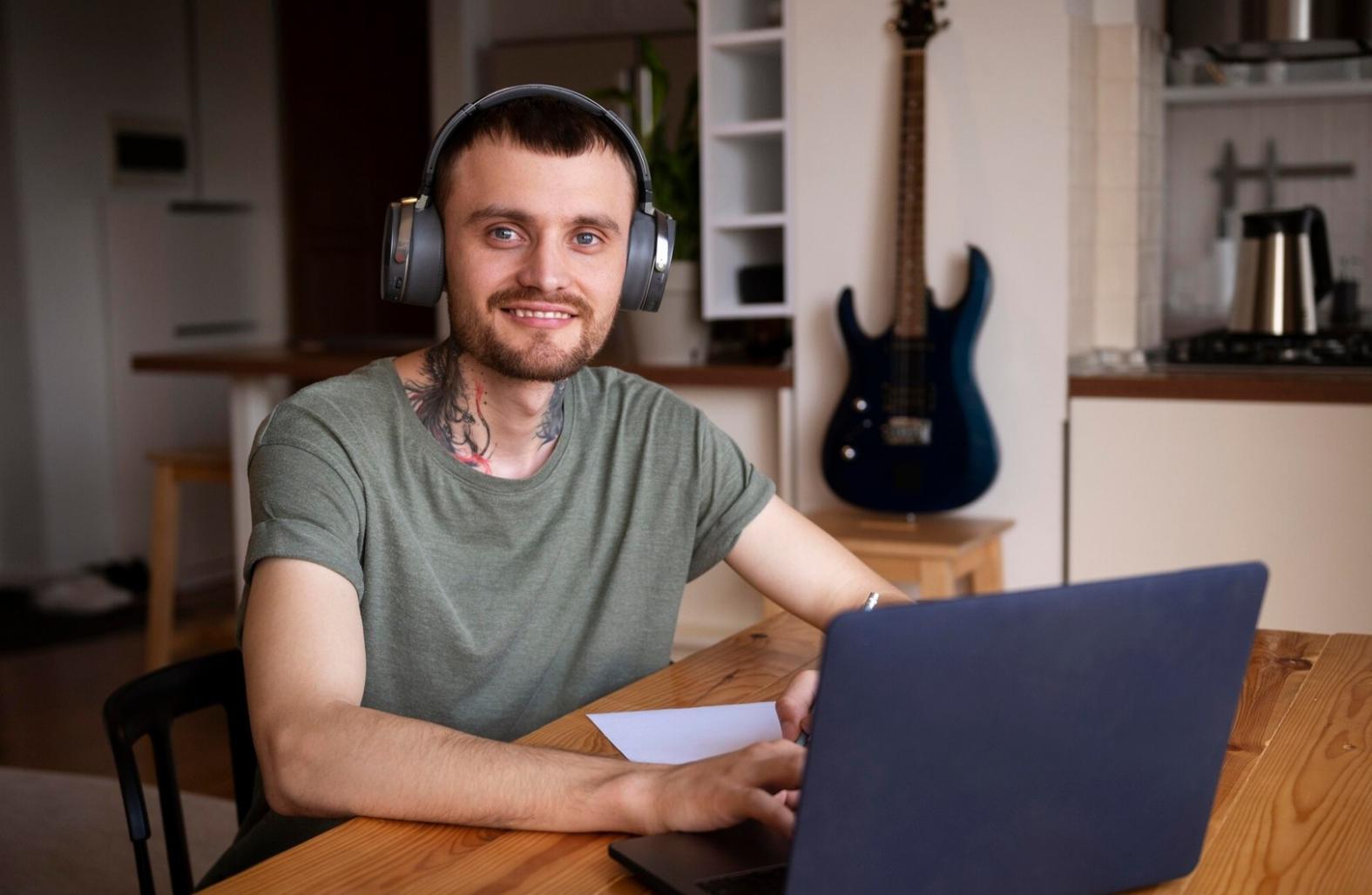 إطلاق البرنامج التعليمي الأول